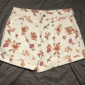 AE Mom Short Floral Print Size 4